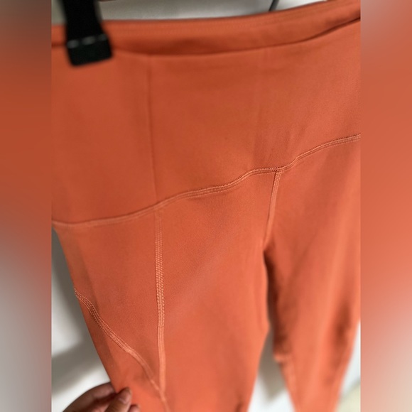 EUC Girlfriend collective compressive high-rise legging 23” in Brick (size M) - Picture 6 of 8